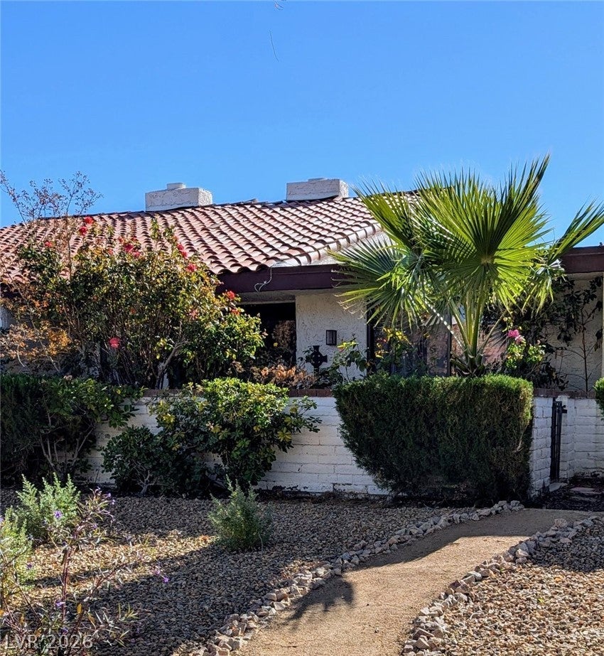 2684 San Lago