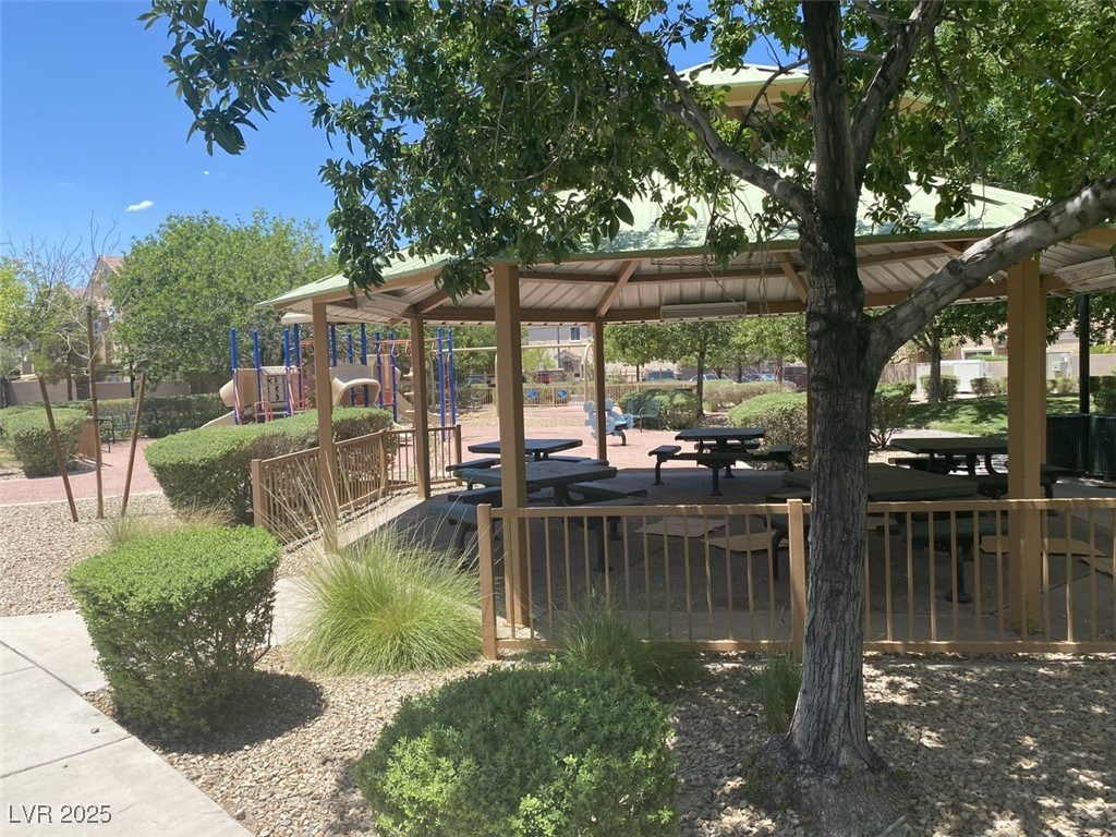 Henderson, Nevada 89074, United States, 2 Bedrooms Bedrooms, ,2 BathroomsBathrooms,Residential,Active,204018