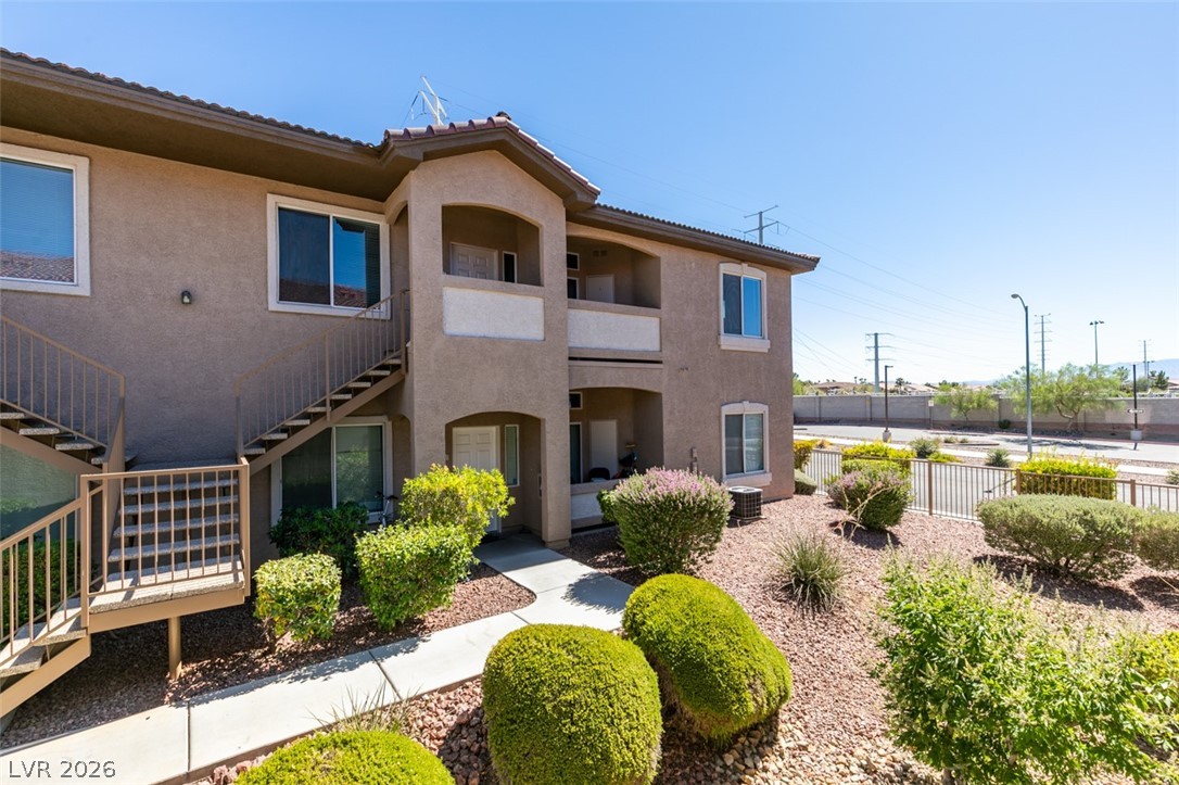 2305 W Horizon Ridge Parkway 2023