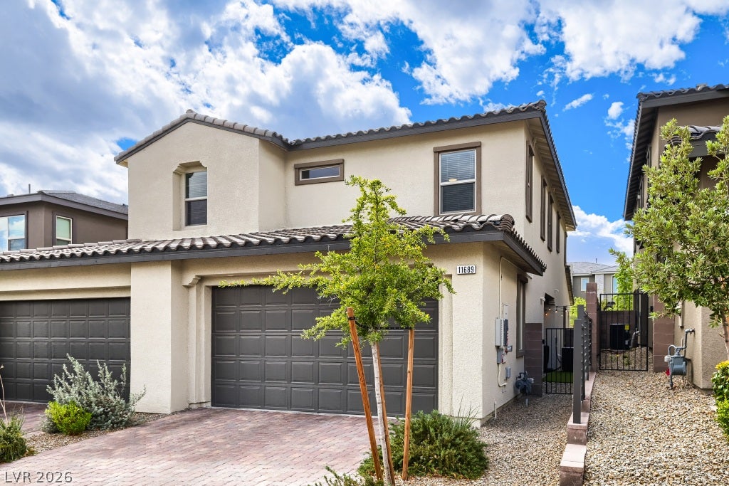 11689 Emerald Lake Avenue