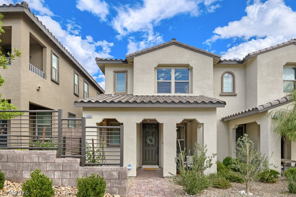 11689 Emerald Lake Avenue