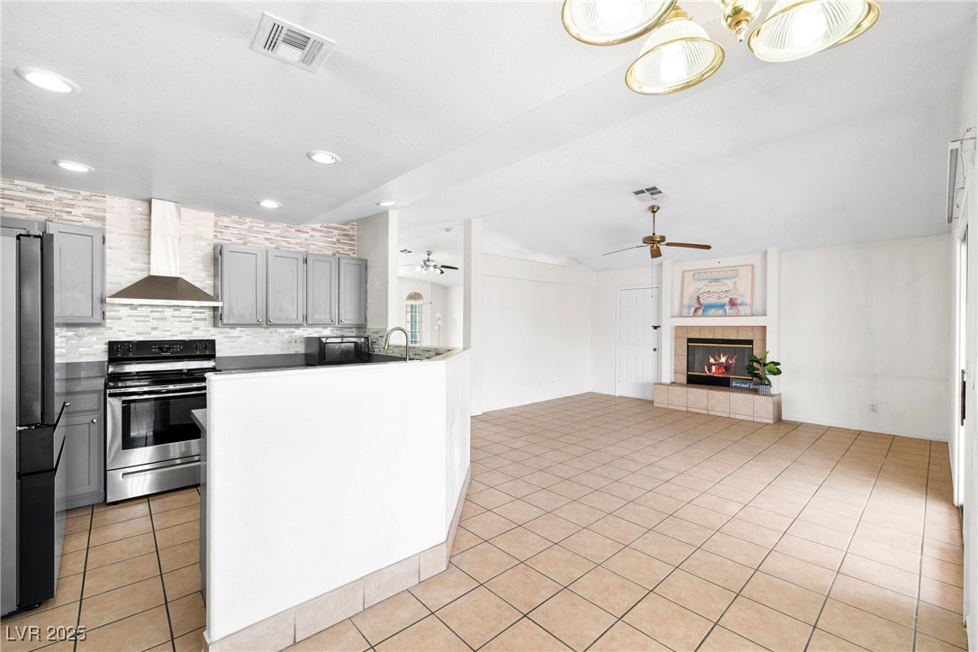 Las Vegas, Nevada 89104, United States, 4 Bedrooms Bedrooms, ,3 BathroomsBathrooms,Residential,Active,177680