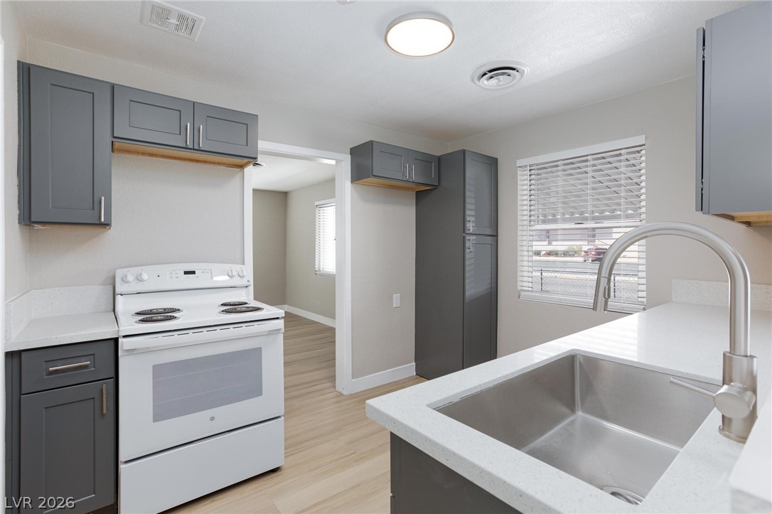 1300 E Nelson Avenue