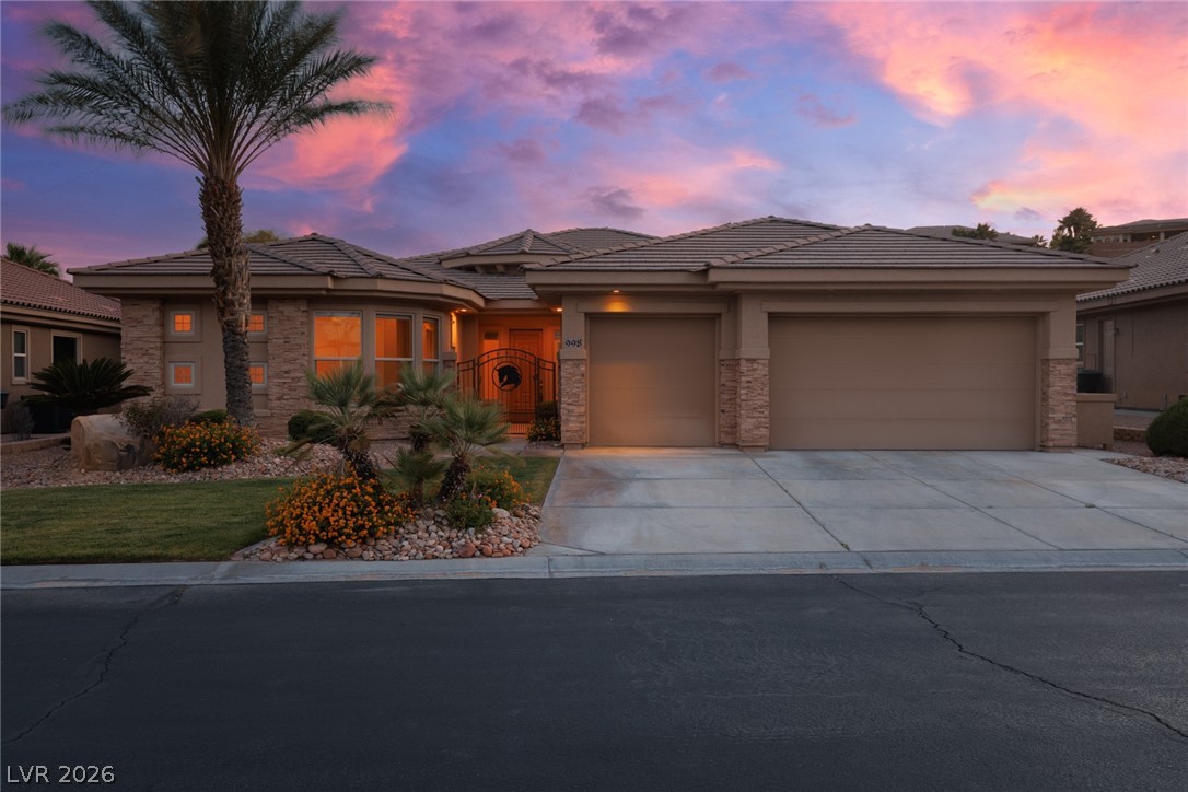998 Crest View Drive