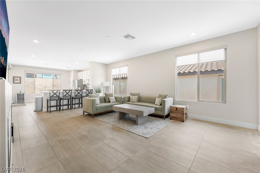 57 LAKE BLUFF Court