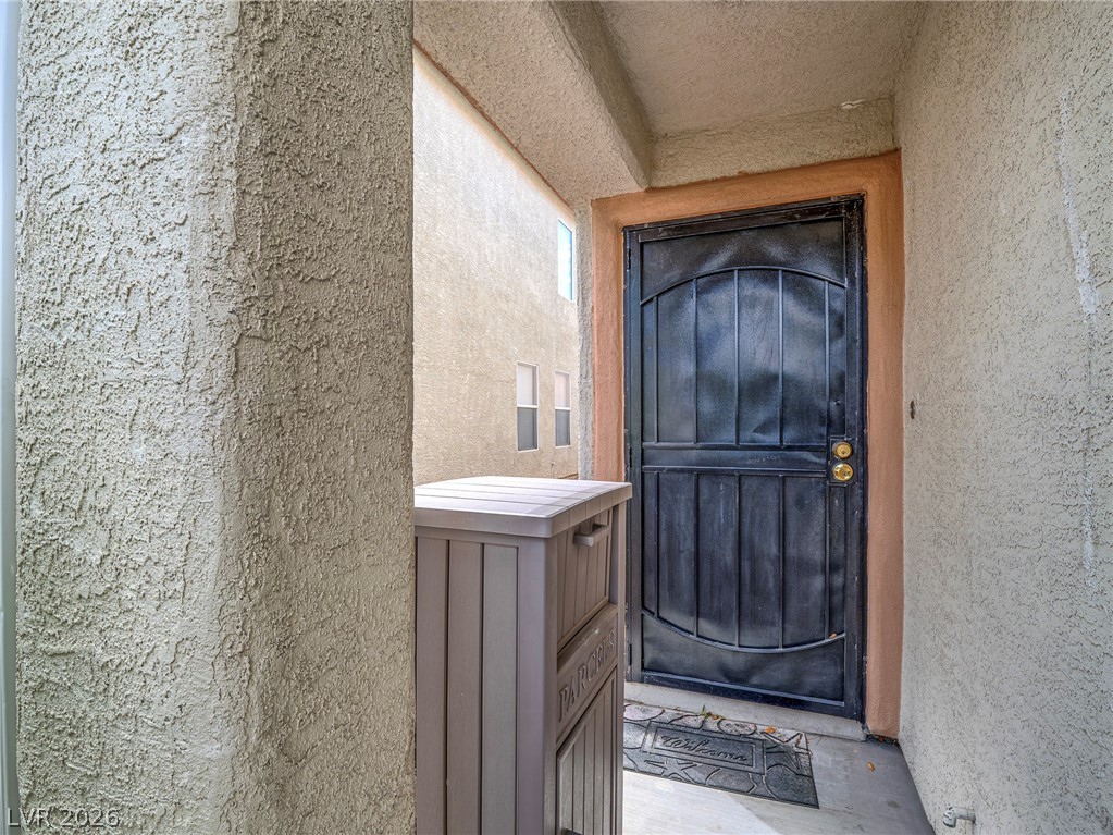 6581 Sunset Pines Street