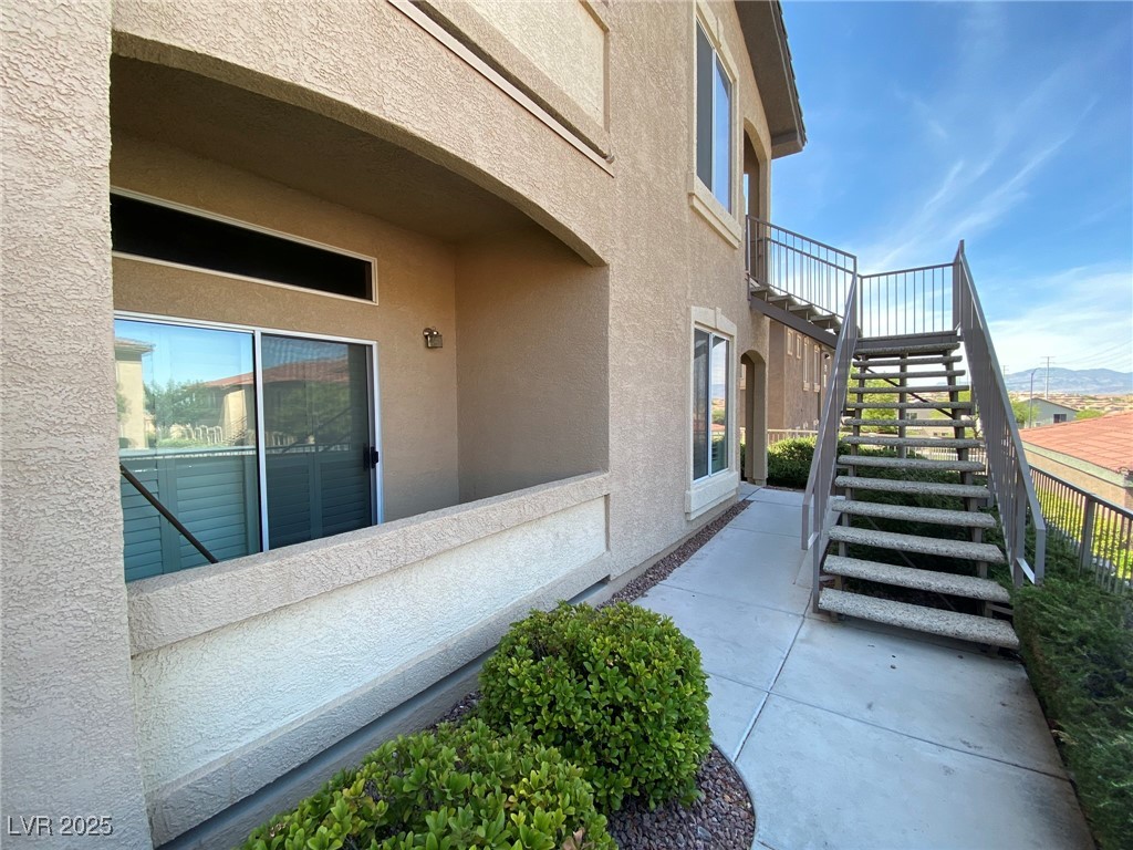 3541 Desert Cliff Street 101