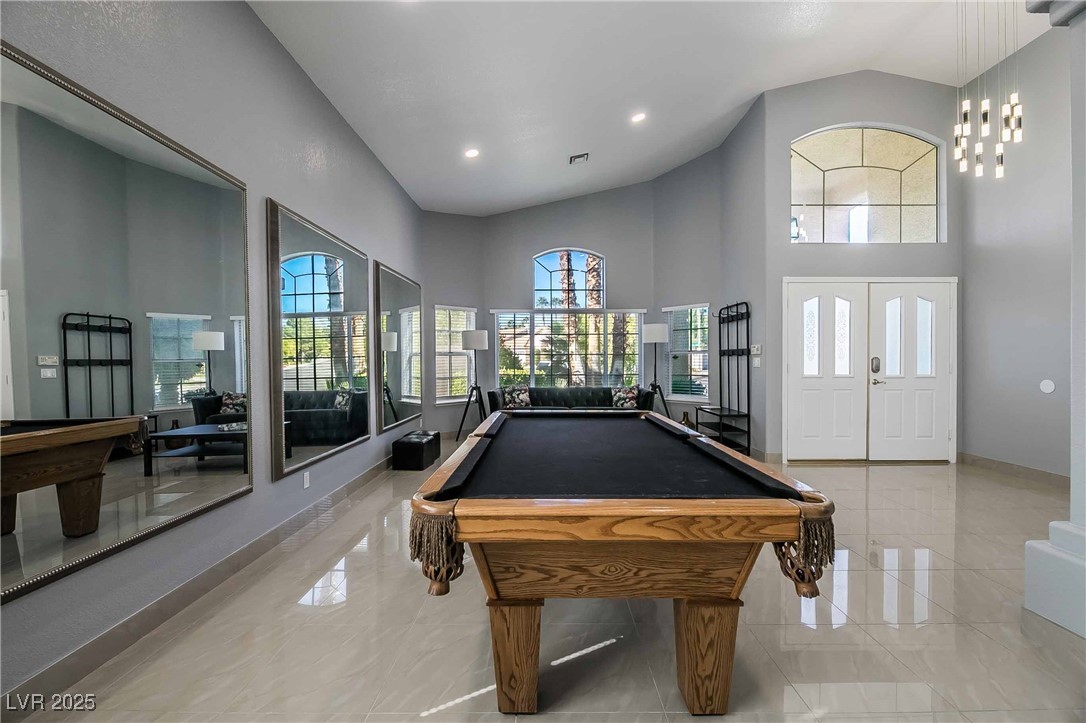 1400 Castle Crest Drive