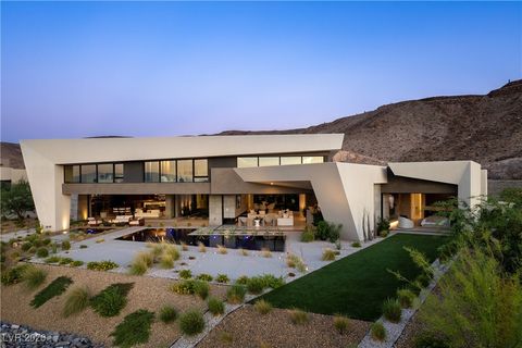 8 Chisel Crest Court Henderson NV 89012