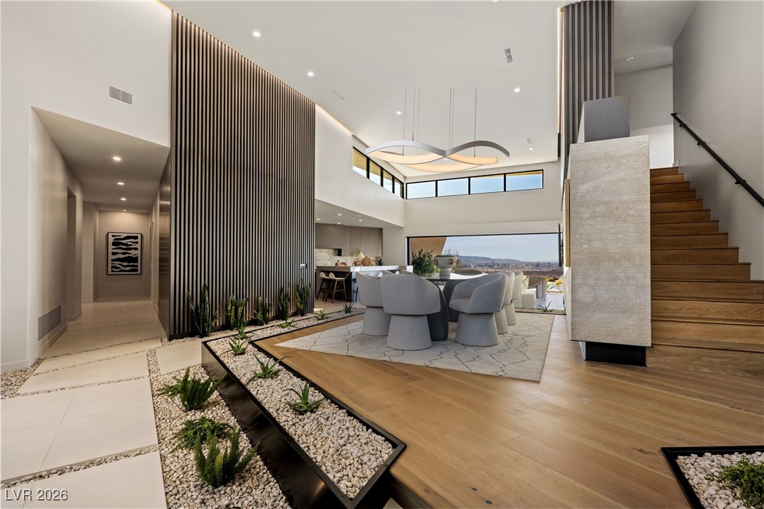 8 Chisel Crest Court