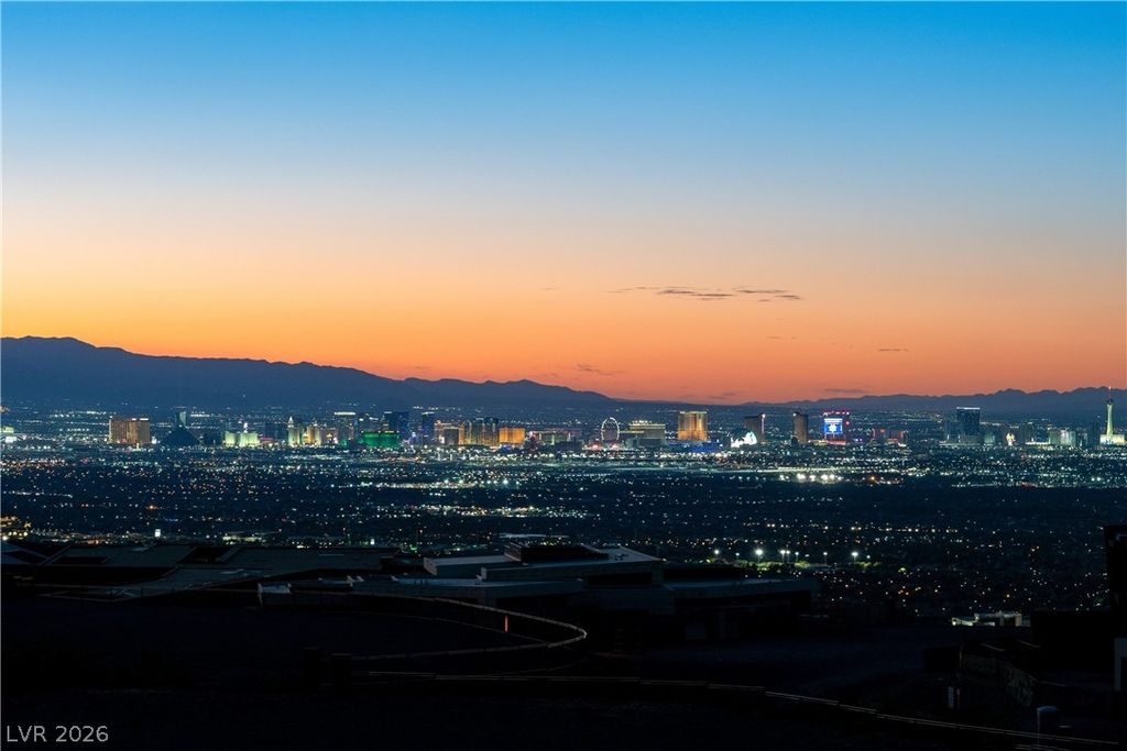 Photo of 8 Chisel Crest Court, Henderson, NV 89012 (MLS # 2749340)
