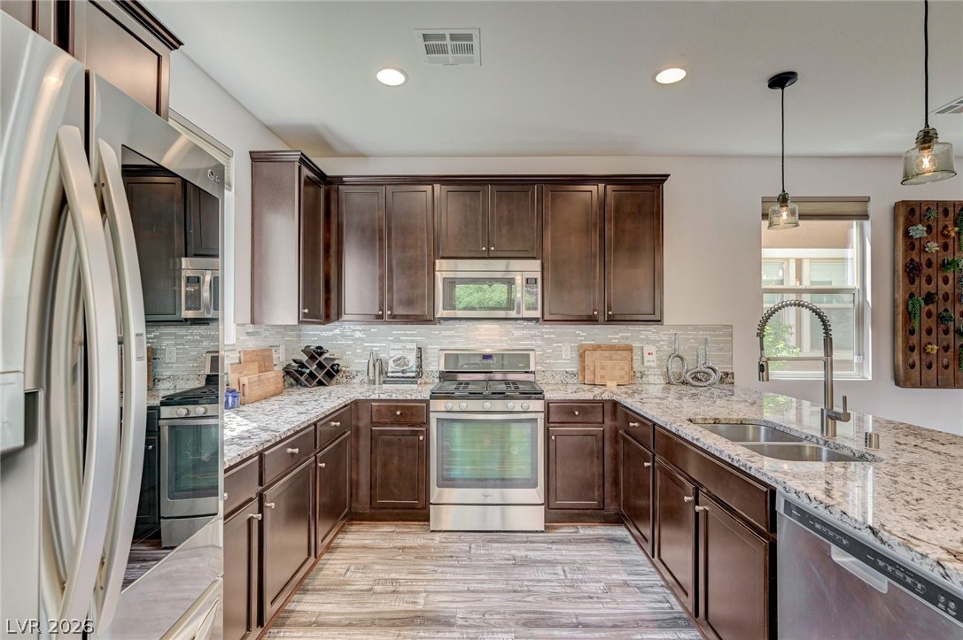 10615 Country Knoll Way