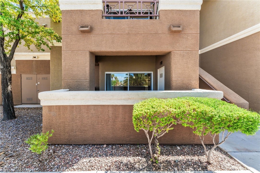 8070 RUSSELL Road 1054