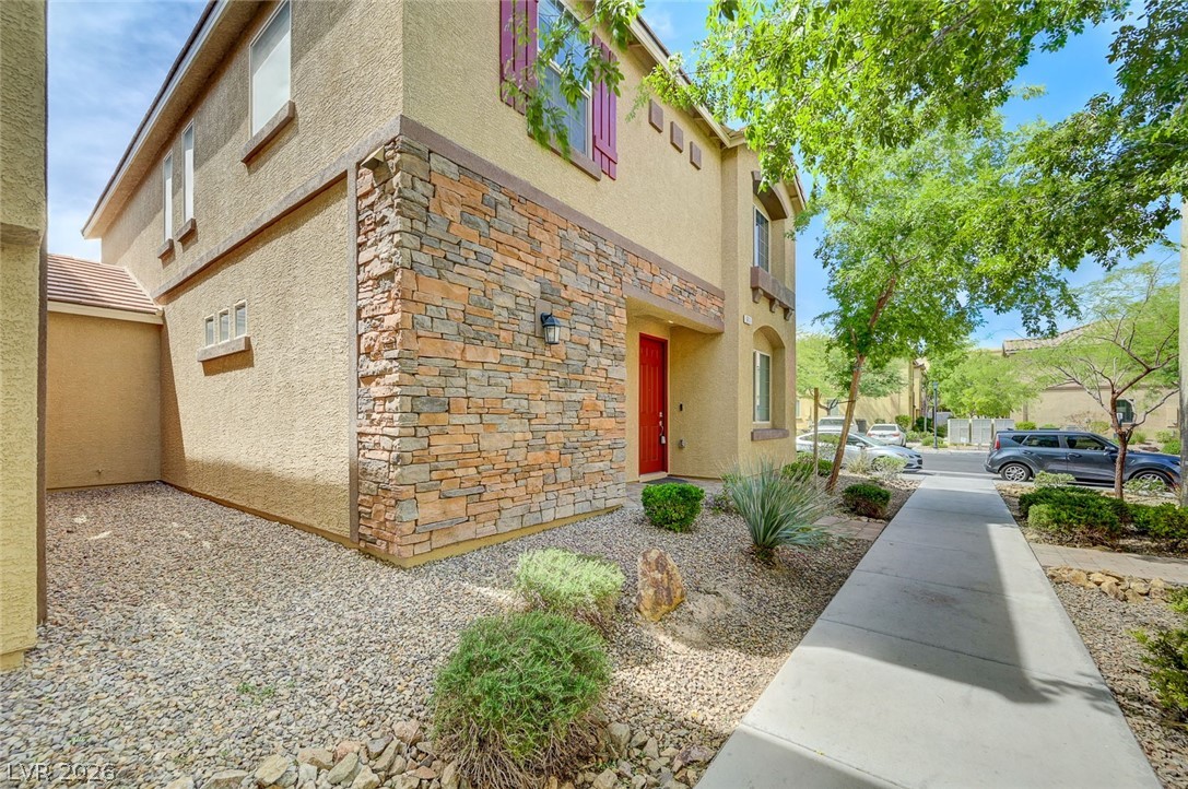 6124 Scarlet Leaf Street