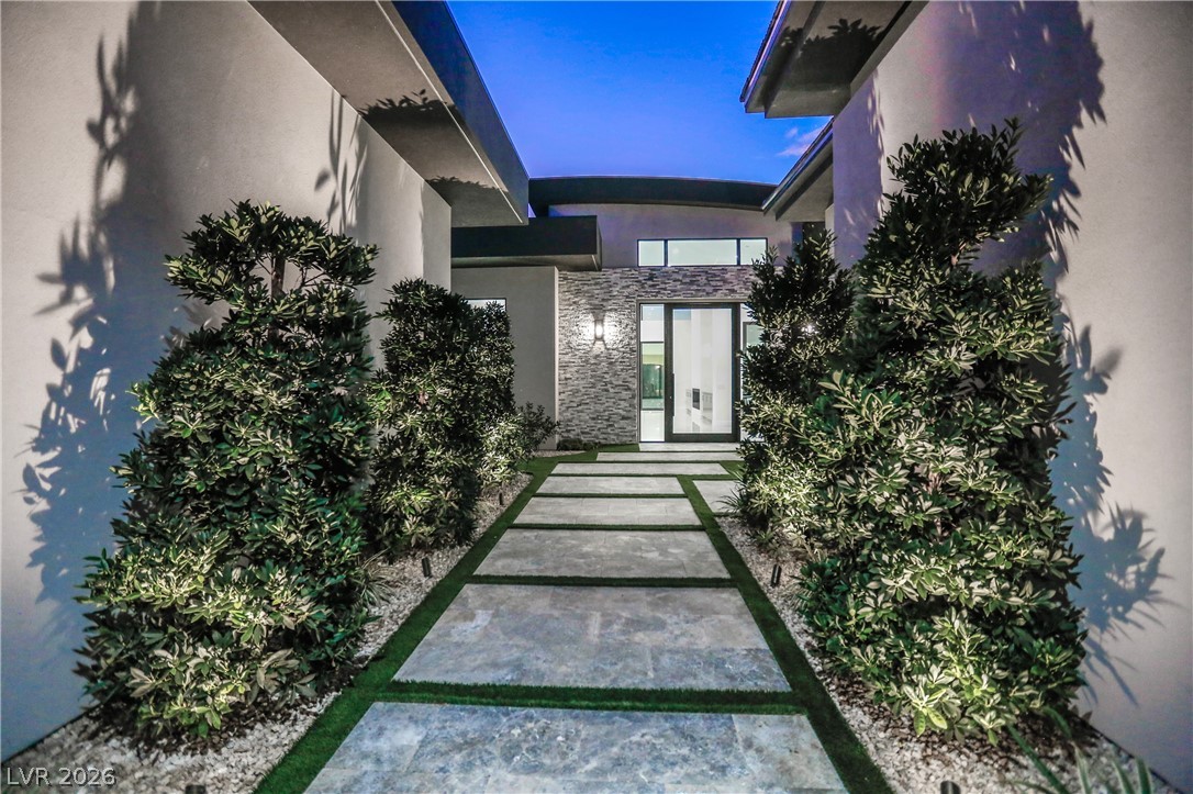 645 Majestic Rim Drive