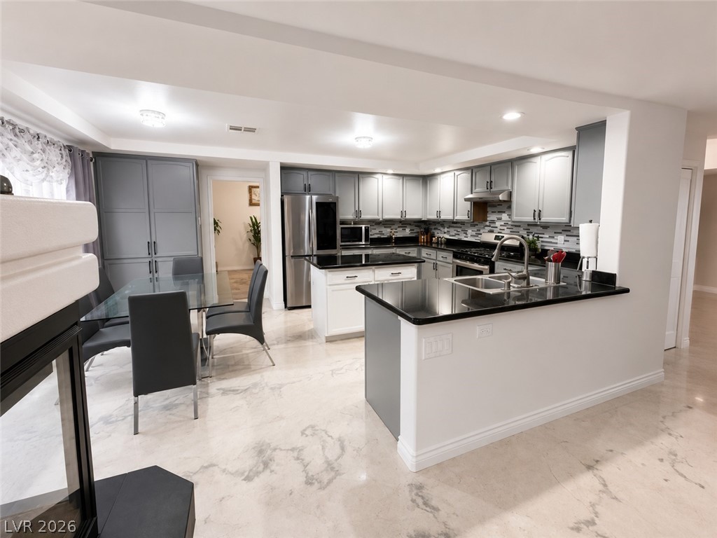 484 Fiddlehead Avenue