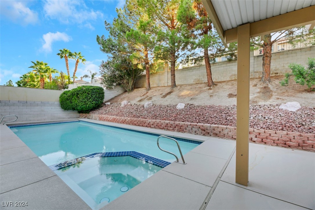 293 Helmsdale Drive, Henderson, Nevada image 3