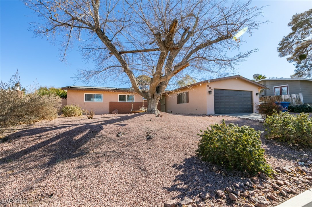 607 Sierra Lane, Henderson, Nevada image 3