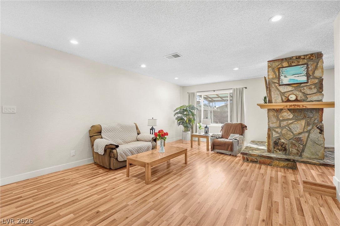 6917 Creekside Lane