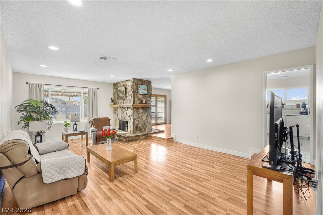 6917 Creekside Lane