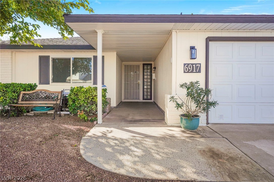 6917 Creekside Lane