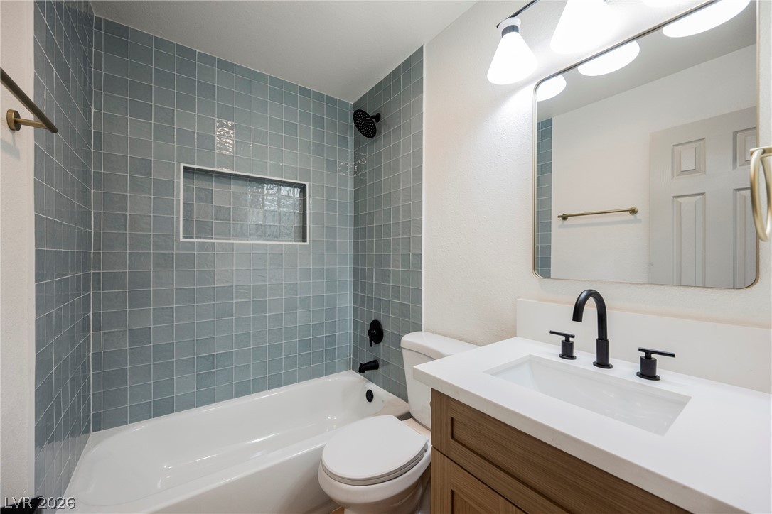 1920 W Nelson Avenue