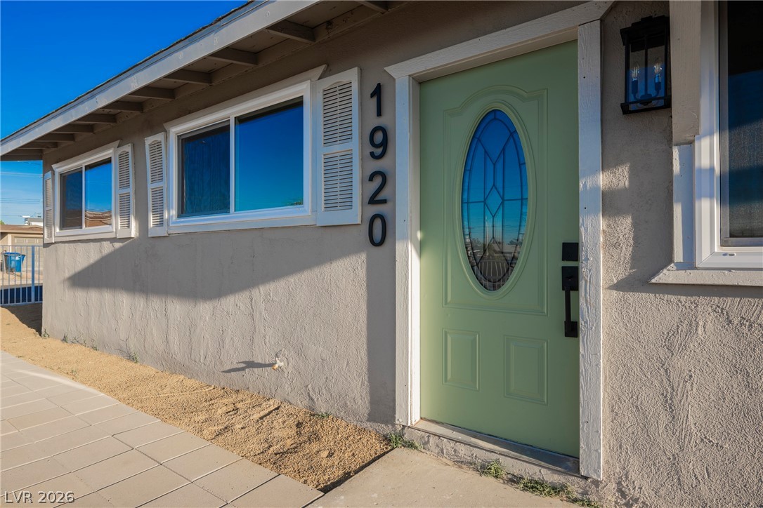 1920 W Nelson Avenue