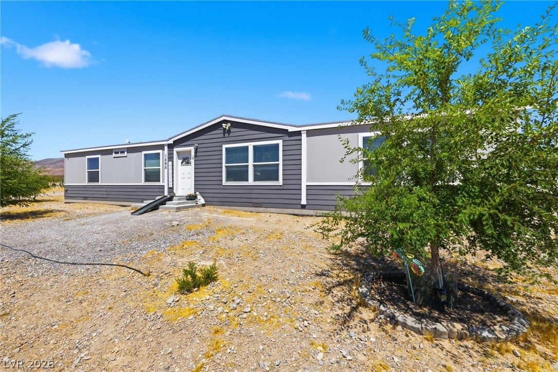 1295 E Nickel Avenue