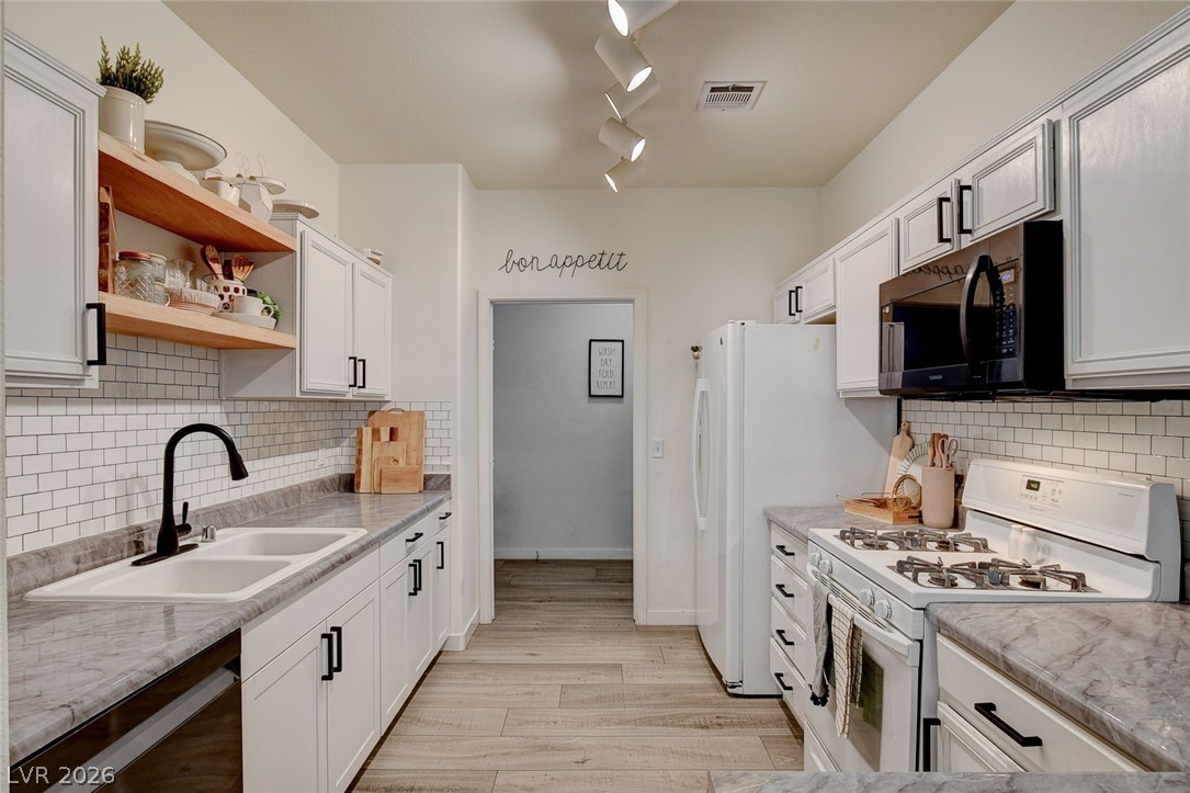 64 Brown Swallow Way