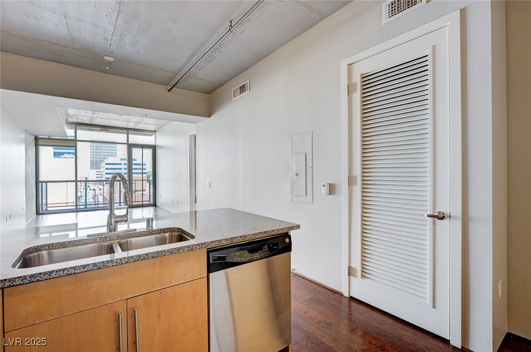 353 E Bonneville Avenue 503