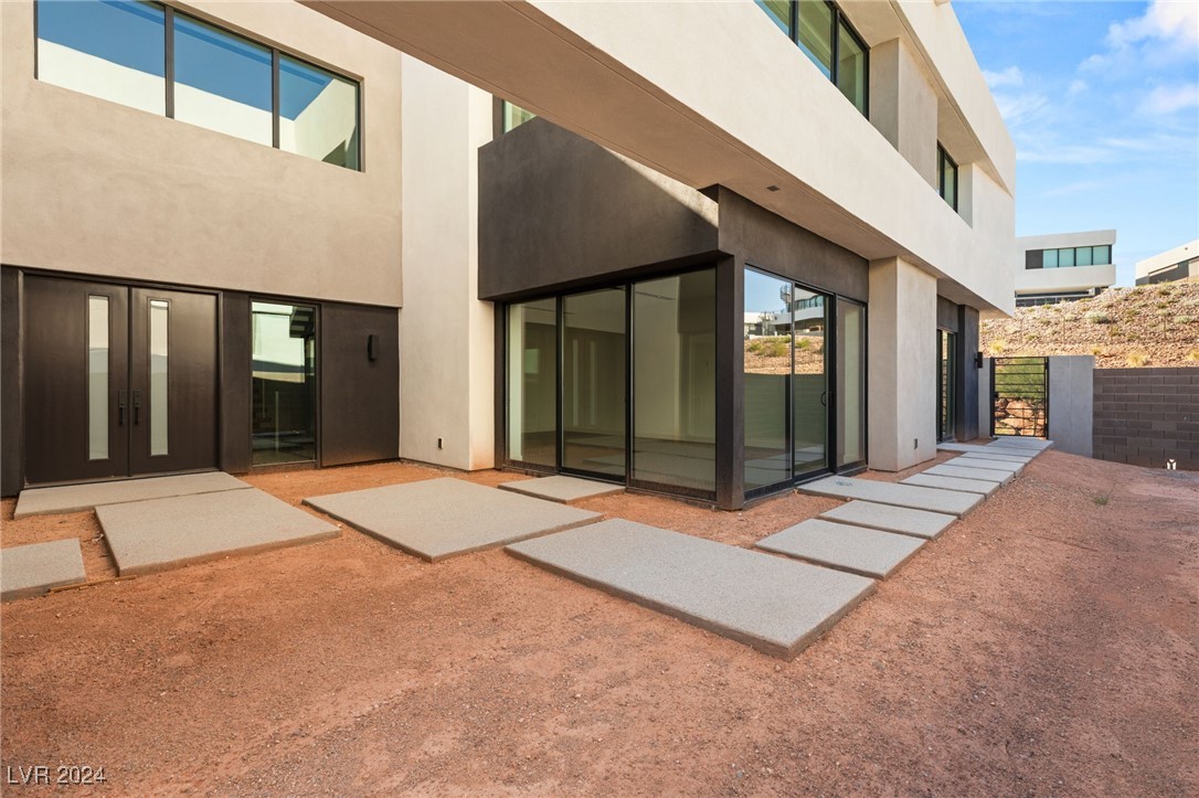 25 Canyon Bay Drive
