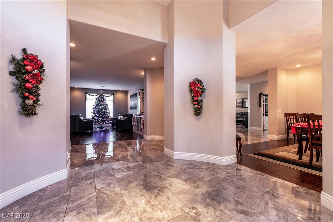 9413 Empire Rock Street