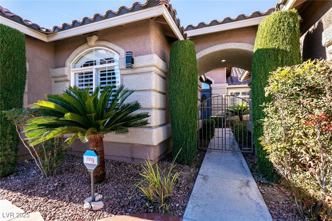 9413 Empire Rock Street