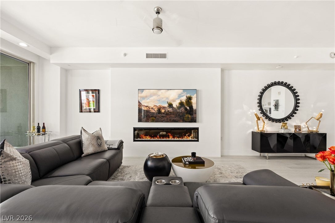 9103 Alta Drive 907