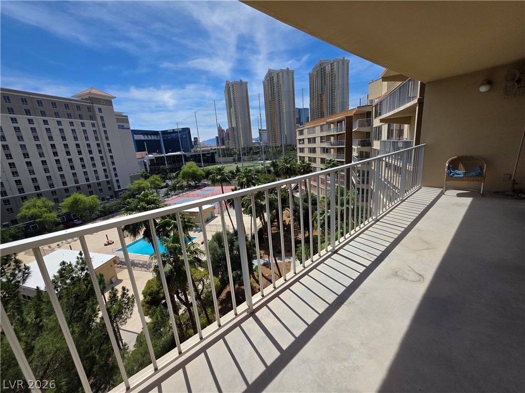 205 E HARMON Avenue 909