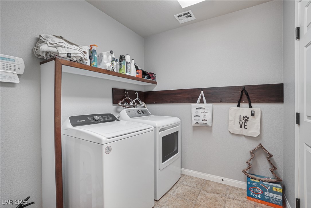 Las Vegas, Nevada 89139, United States, 5 Bedrooms Bedrooms, ,3 BathroomsBathrooms,Residential,Active,176724