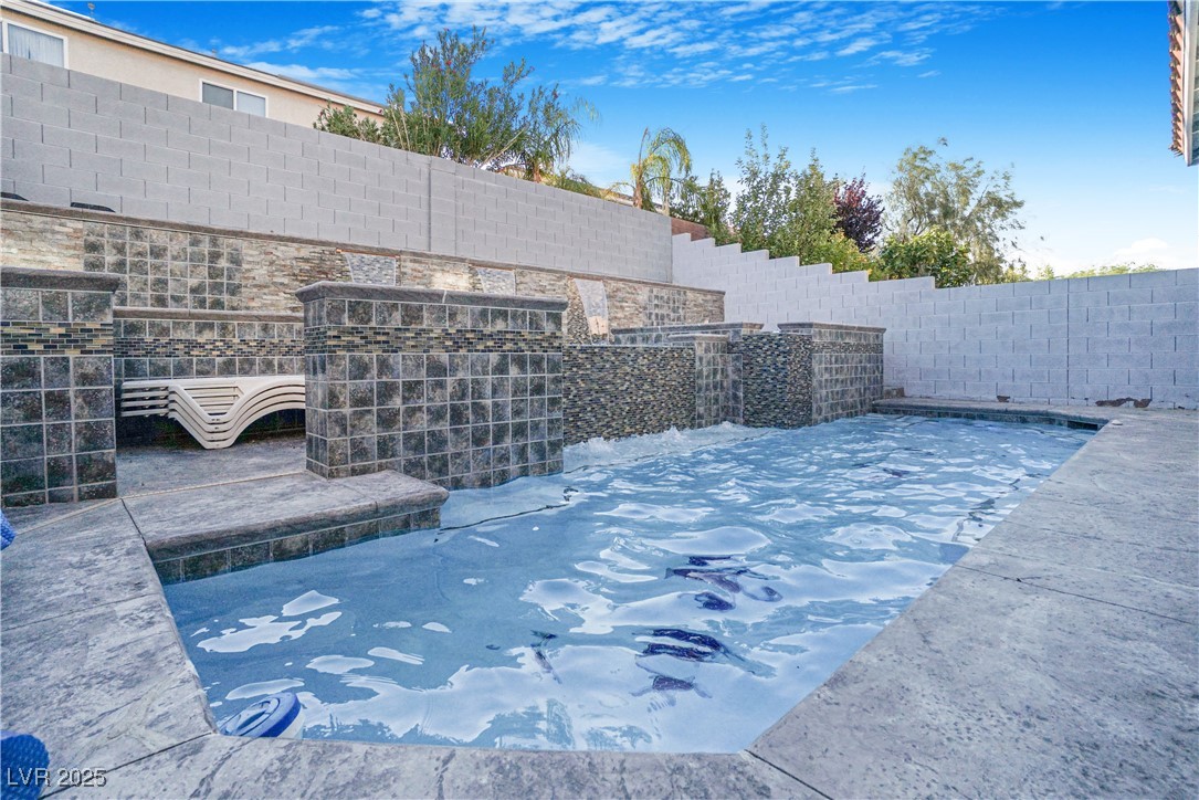 Las Vegas, Nevada 89139, United States, 5 Bedrooms Bedrooms, ,3 BathroomsBathrooms,Residential,Active,176724