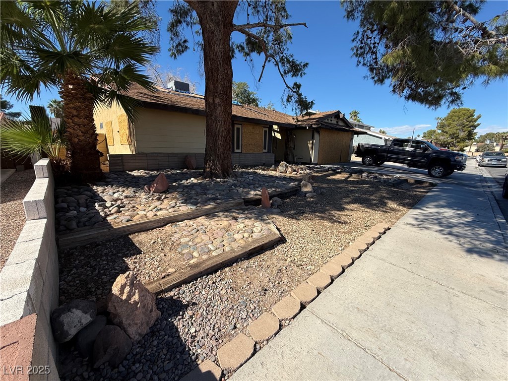 5365 Pistolera Circle