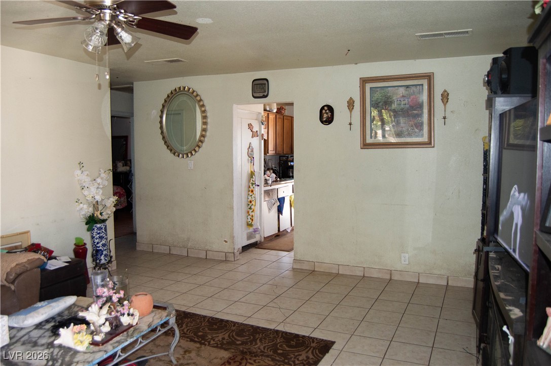 1905 W McDonald Avenue