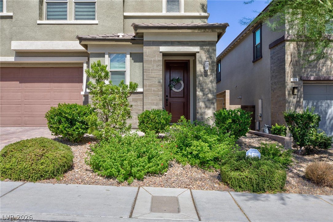 932 Glenhaven Place