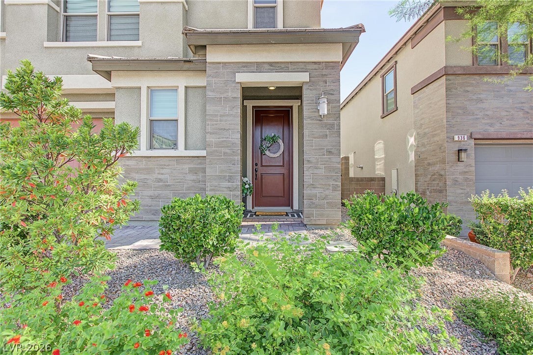 932 Glenhaven Place