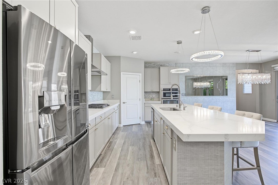 932 Glenhaven Place