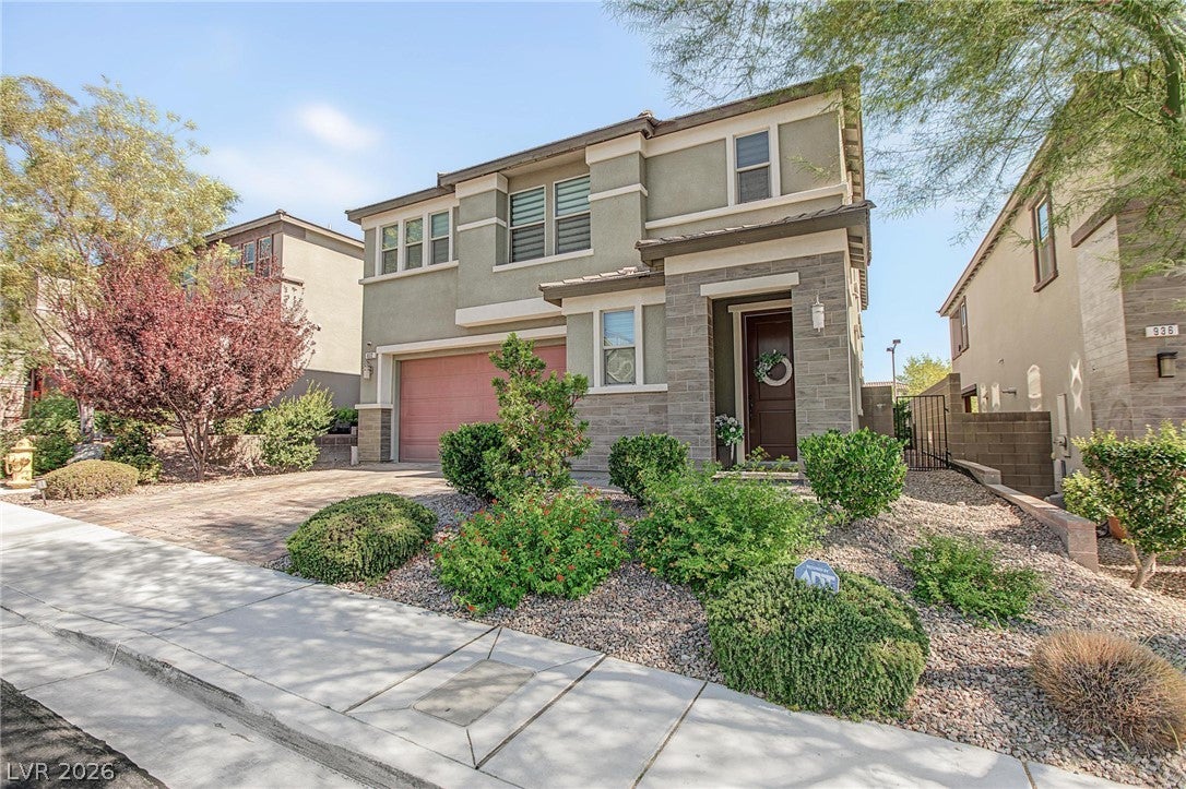 932 Glenhaven Place