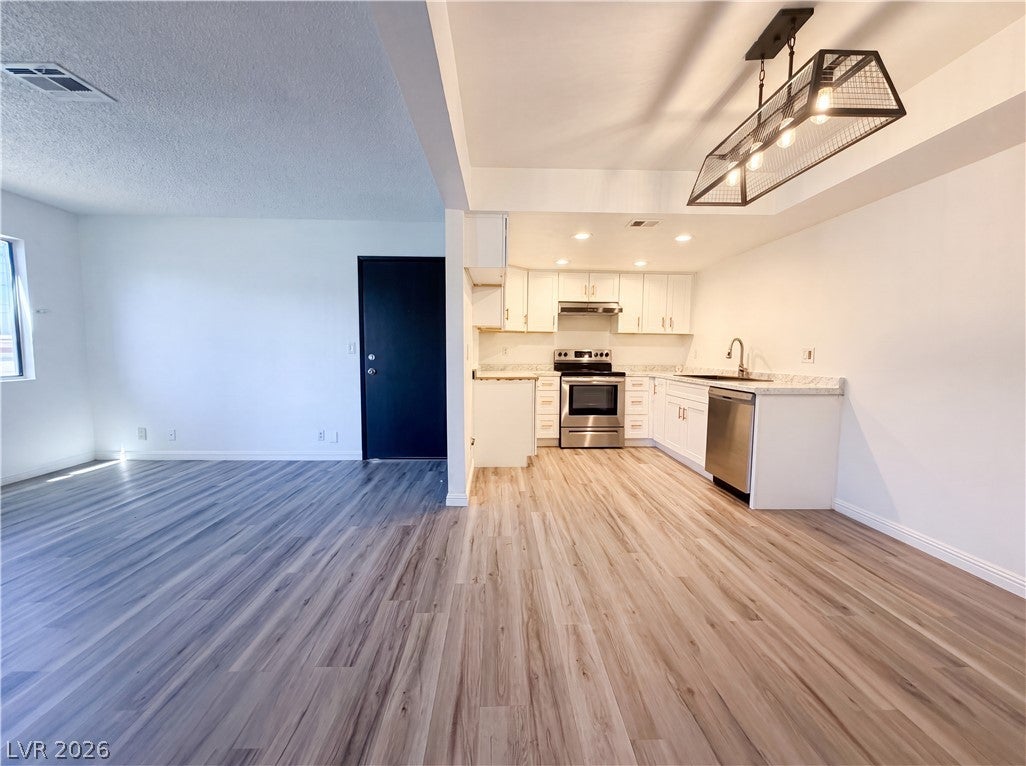 1701 E Katie Avenue 83