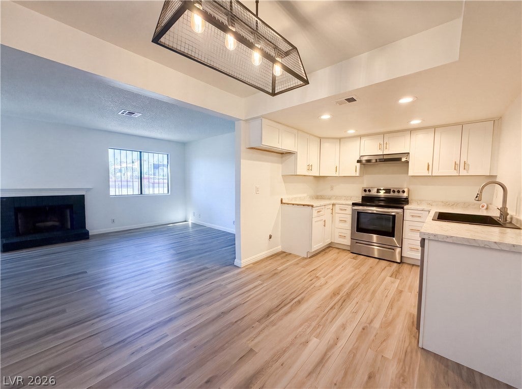 1701 E Katie Avenue 83