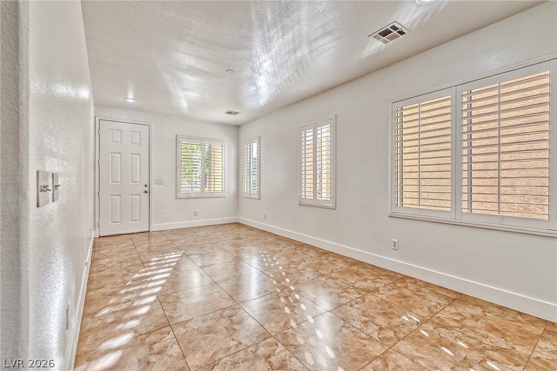 916 SHINING ROSE Place