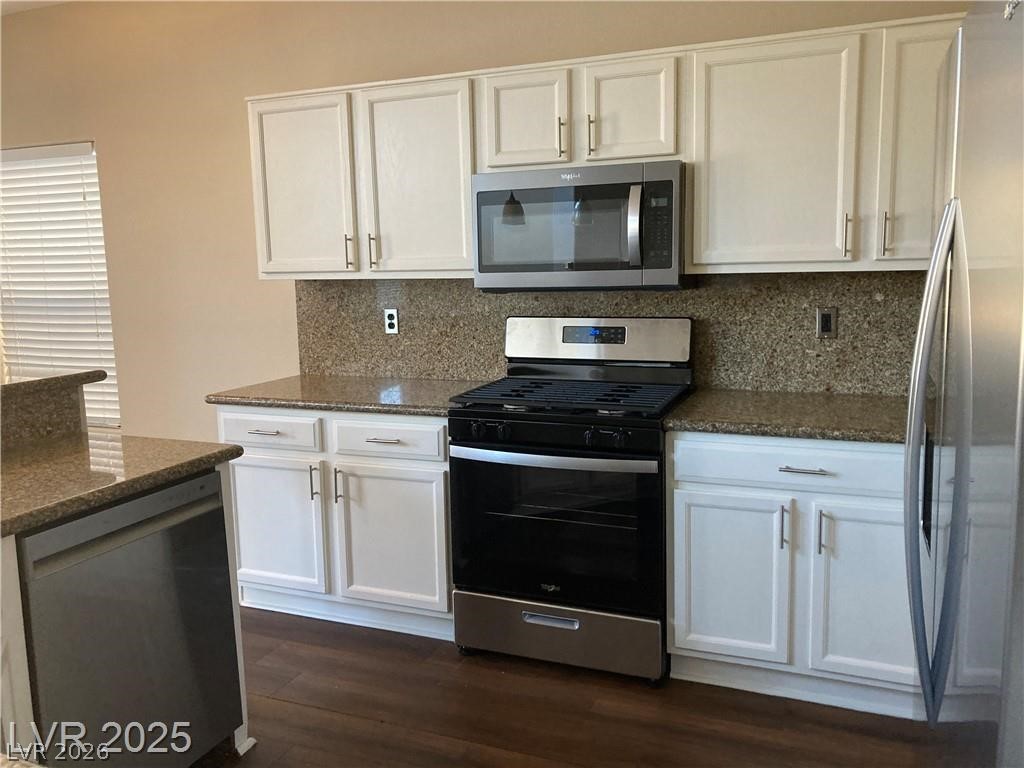 3120 Whispering Canyon Court