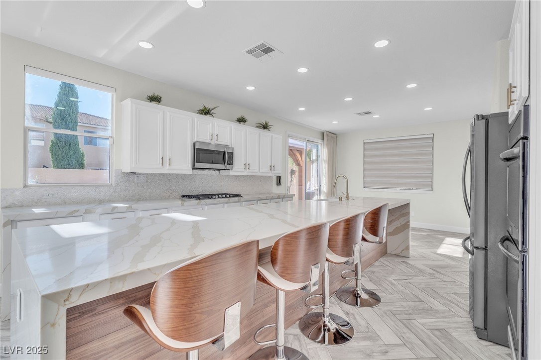 9885 Shadycrest Court