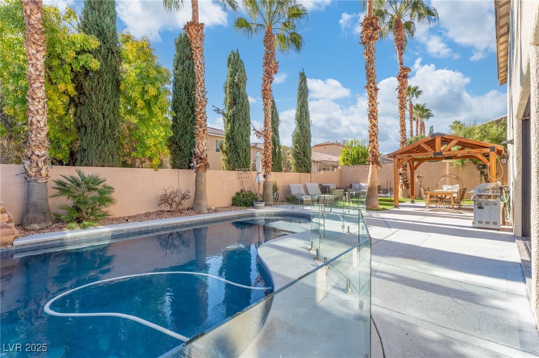 9885 Shadycrest Court