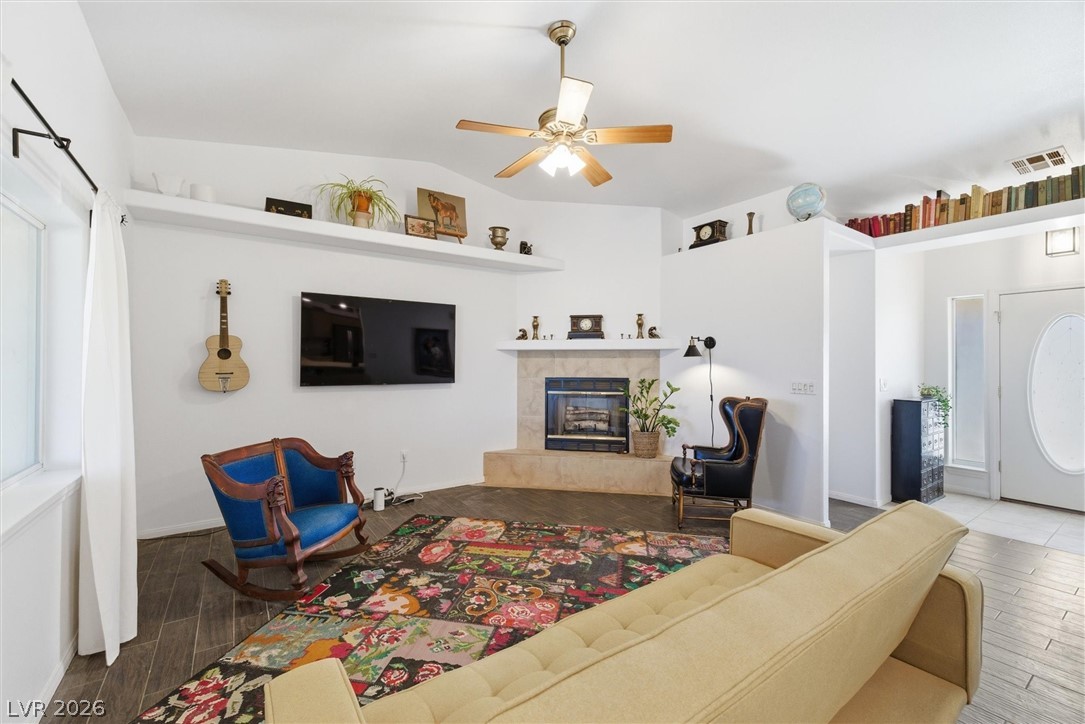 1541 W Big Oak Lane